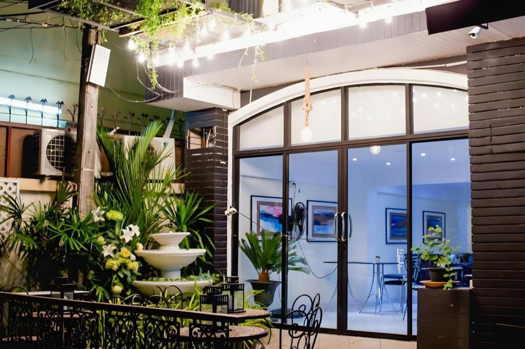 Hotel Anchor Boutique House à Patong Extérieur photo
